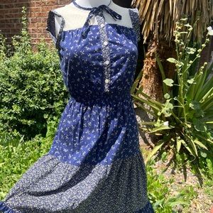 VTG JACKIE O! 70’s prairie dress midi length